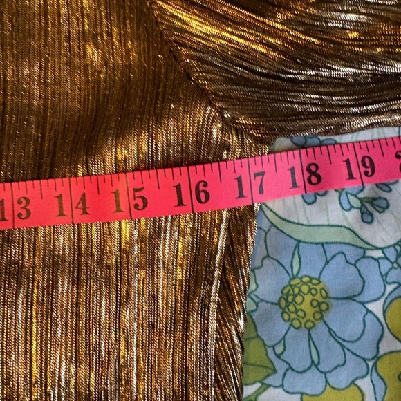 VINTAGE; Metallic gold micro pleat La Nuit  blouse Size M - Picture 6 of 8